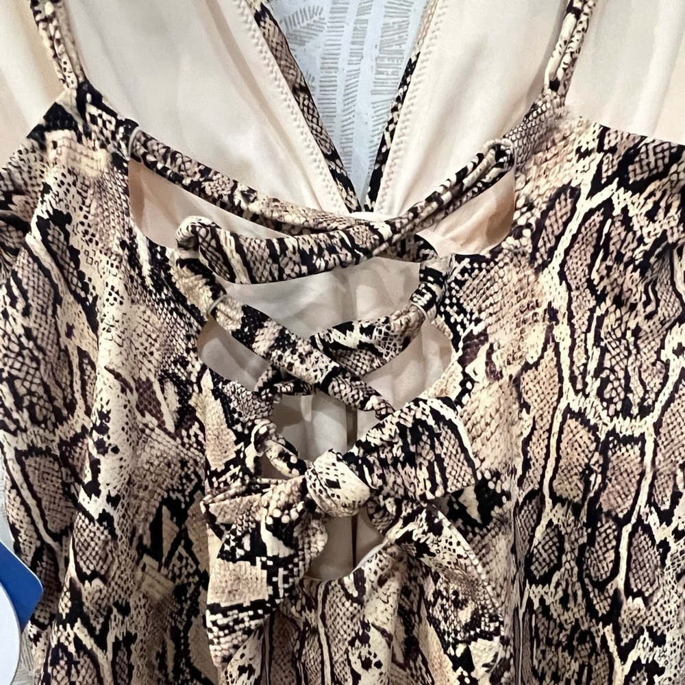 NWT TORI PRAVER Plunge Neckline One-piece - Picture 6 of 10